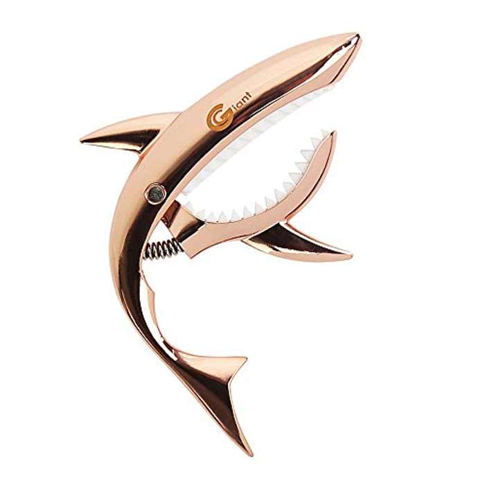 Cejillas para guitarra con forma de tiburón